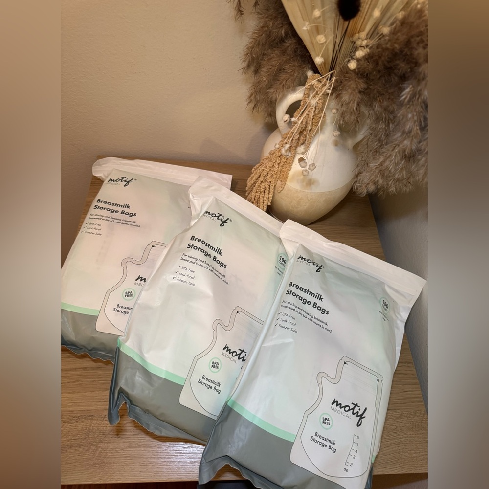 Motif Breast Milk Storage Bags – 100 Count (3 New, Unopened Bags)